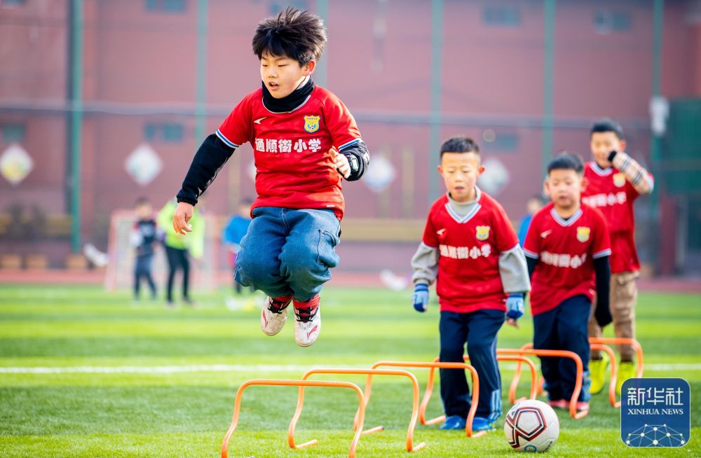 [德甲]凯恩点射萨内失空门 拜仁1-0门兴4分优势领跑